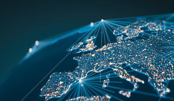 Sicht aus dem Weltraum auf Europa: Visualisierung eines Satellitennetzwerkes 