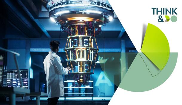 Podcast-Cover mit Quantencomputer