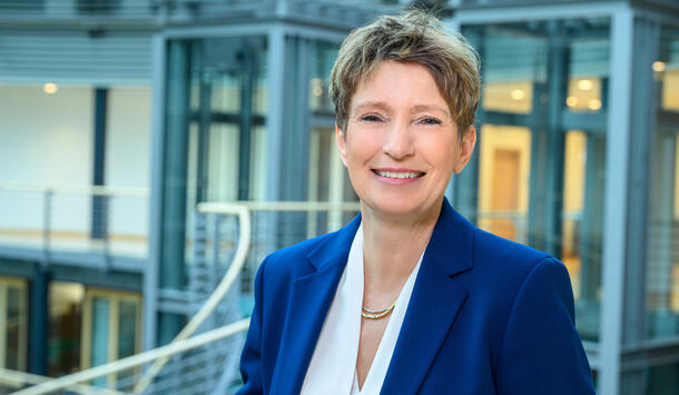 Porträt Melanie Maas-Brunner
