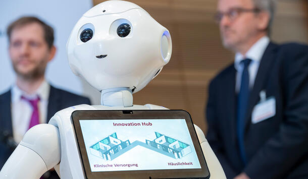 Der humanoide Roboter Thea (Foto: David Ausserhofer)
