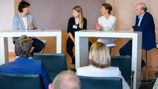 Talkrunde mit Gewinnern aus den Vorjahren (Foto: Peter Himsel)