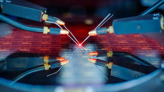 Innovative Scheinwerfer-Lichtquelle (Foto: Ansgar Pudenz/DZP) Innovative Scheinwerfer-Lichtquelle (Foto: Ansgar Pudenz/DZP)