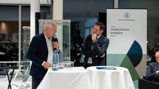 Austausch und Abendessen des Landeskuratoriums Niedersachsen am 1. Dezember 2025 in Hannover (Foto: Daniel Hermann)