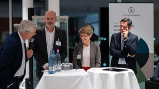 Austausch und Abendessen des Landeskuratoriums Niedersachsen am 1. Dezember 2025 in Hannover (Foto: Daniel Hermann)