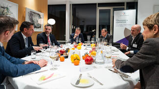 Austausch und Abendessen des Landeskuratoriums Niedersachsen am 1. Dezember 2025 in Hannover (Foto: Daniel Hermann)