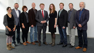 Ars legendi-Preisträger 2016: Das Projektteam von der Universität Oldenburg um Carsten Agert (Mi.) (Foto: Universität Oldenburg)