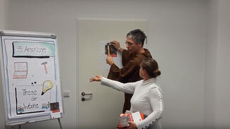 Eine Uni - ein Buch (Still aus dem Video)