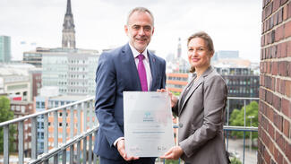 Eine Uni - ein Buch: Feierliche Urkundenübergabe 12. Juni 2018 (Foto: Valeska Achenbach)