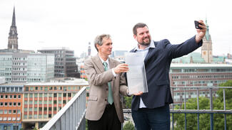 Eine Uni - ein Buch: Feierliche Urkundenübergabe 12. Juni 2018 (Foto: Valeska Achenbach)