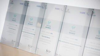 Eine Uni - ein Buch: Feierliche Urkundenübergabe 12. Juni 2018 (Foto: Valeska Achenbach)