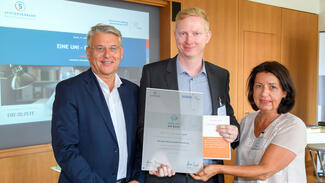 Eine Uni – ein Buch: Übergabe der Urkunden am 17. Juni 2019 in Berlin (Foto: Peter Himsel)