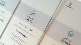 Eine Uni – ein Buch: Übergabe der Urkunden am 27. Juli 2022 in Berlin (Foto: Peter Himsel)