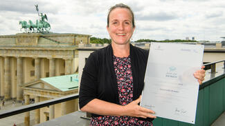 Eine Uni – ein Buch: Übergabe der Urkunden am 27. Juli 2022 in Berlin (Foto: Peter Himsel)