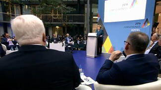 Angela Merkel auf dem Forschungsgipfel 2016