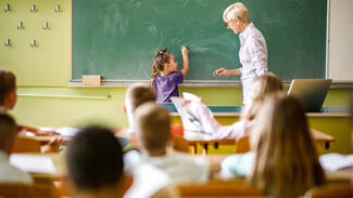 Lehrkräftebildung für die Schule der Vielfalt (Foto: skynesher/iStock.com)
