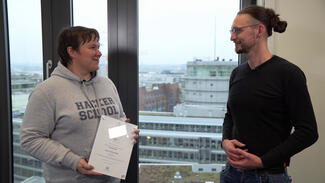 Zu Besuch bei der Hacker School (Video)