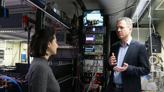 Wie funktioniert ein Quantencomputer? (Video)