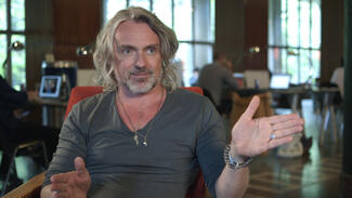 Martin Wezowski: Design Future and Super-Human (Video)